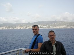 Thomas und R1-Harald auf der Fähre über der Straße von Messina